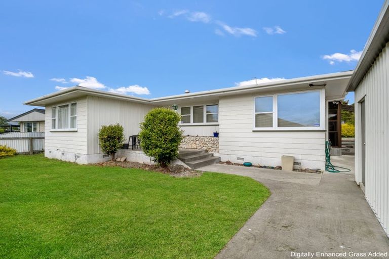 Photo of property in 3 Sutherland Crescent, Westbrook, Palmerston North, 4412