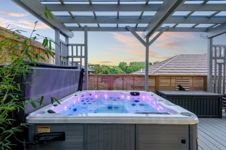 Photo of property in 324 Lakes Boulevard, Pyes Pa, Tauranga, 3112