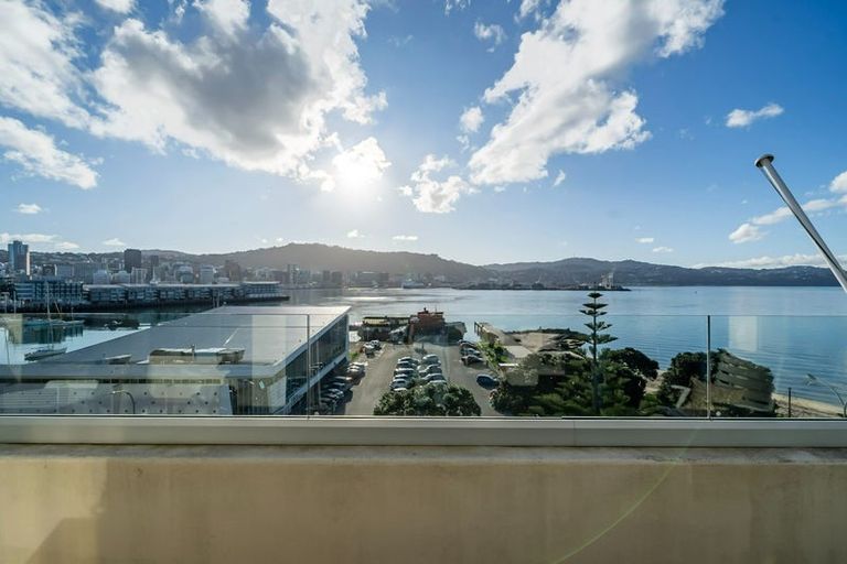 Photo of property in 4/154 Oriental Parade, Oriental Bay, Wellington, 6011