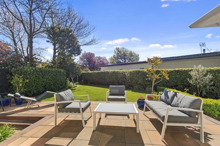 Photo of property in 1 Bradnor Road, Fendalton, Christchurch, 8052