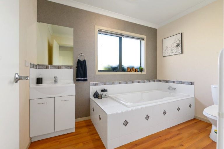 Photo of property in 10 Ellsworth Place, Chartwell, Hamilton, 3210