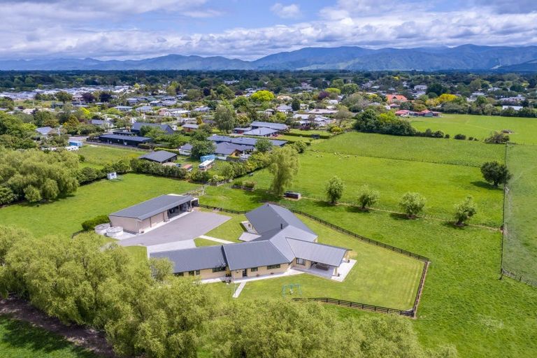 Photo of property in 2/53 Jellicoe Street, Greytown, 5712