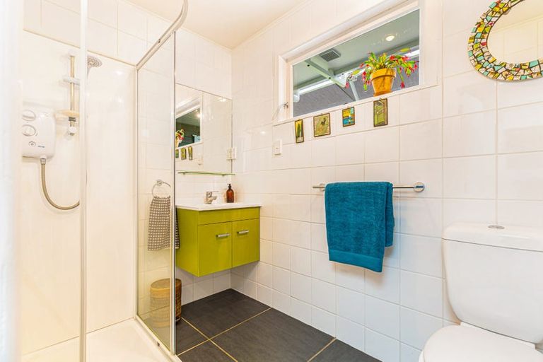 Photo of property in 55 Graham Avenue, Te Atatu Peninsula, Auckland, 0610