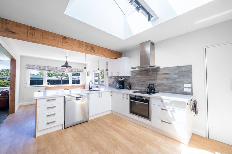 Photo of property in 252 Centaurus Road, Saint Martins, Christchurch, 8022