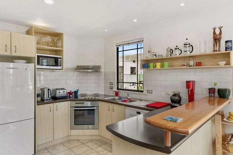 Photo of property in Mendoza Terraces, 9 Ebor Street, Te Aro, Wellington, 6011