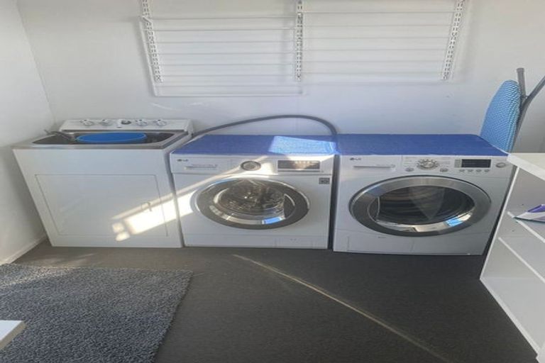 Photo of property in 12 Dallinghoe Crescent, Milford, Auckland, 0620