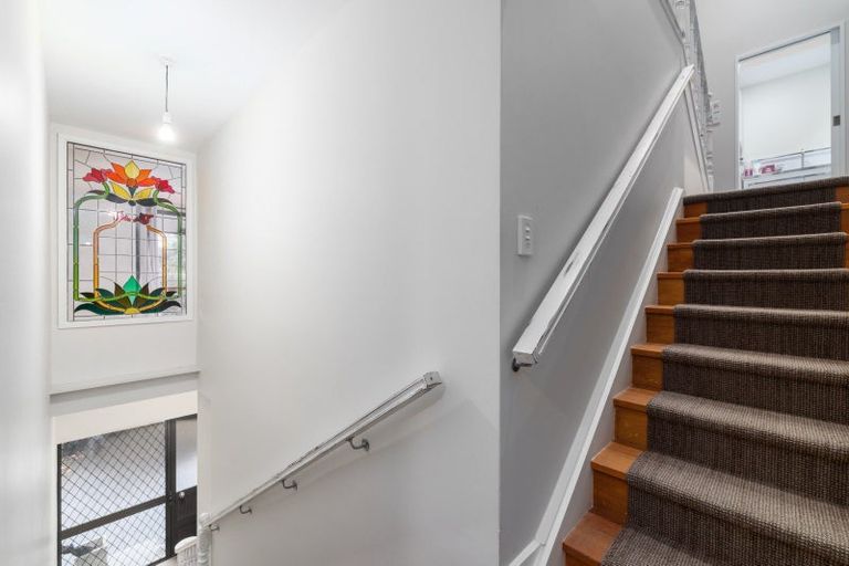 Photo of property in 2 Cannon Hill Crescent, Mount Pleasant, Christchurch, 8081