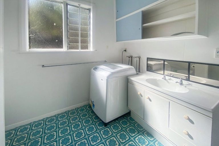 Photo of property in 1/11 Corunna Avenue, Newtown, Wellington, 6021