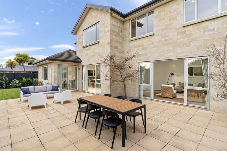Photo of property in 3 Leabridge Mews, Harewood, Christchurch, 8051