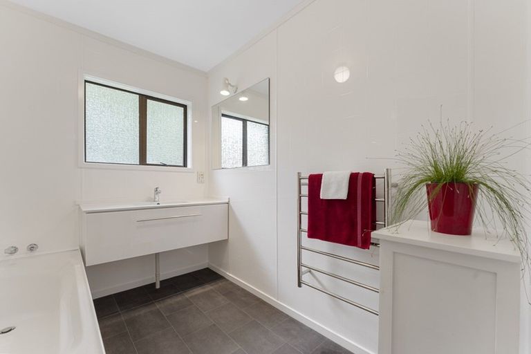 Photo of property in 13 Oswald Place, Stratford, 4332