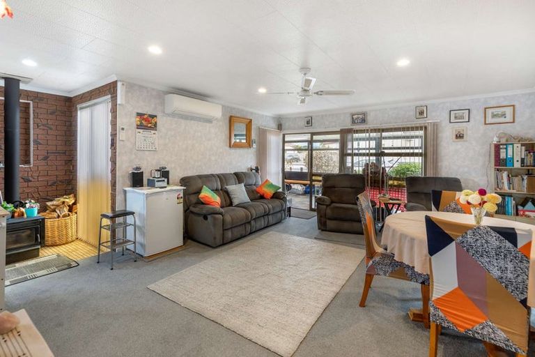 Photo of property in 7 Hunter Street, Dannevirke, 4930