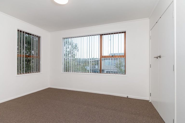 Photo of property in 70 Solar Road, Glen Eden, Auckland, 0602