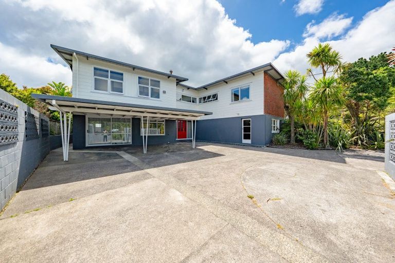 Photo of property in 4 Range Road, Swanson, Auckland, 0816