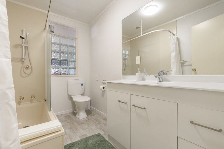 Photo of property in 19 Bellevue Road, Brookfield, Tauranga, 3110