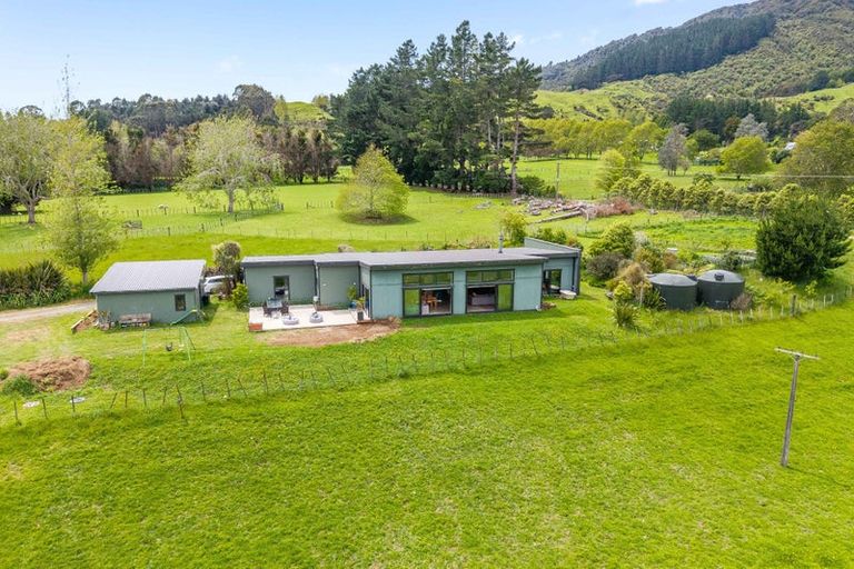 Photo of property in 50 Kents Road, Reikorangi, Waikanae, 5391