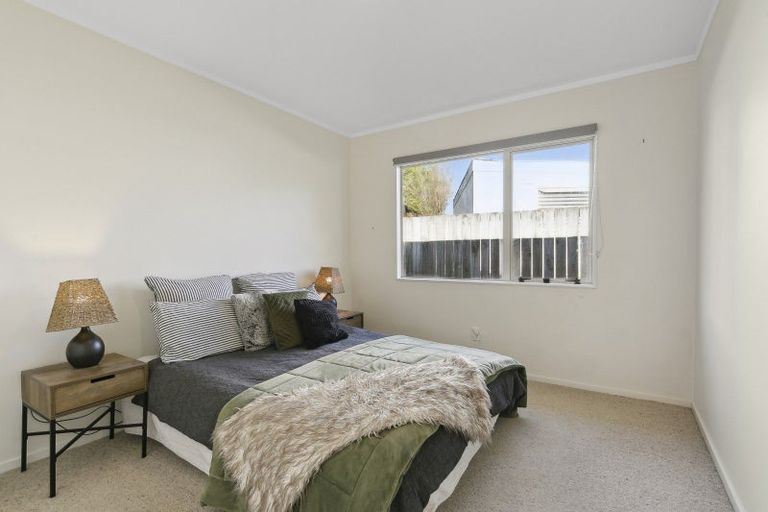 Photo of property in 3/85 Broderick Road, Johnsonville, Wellington, 6037