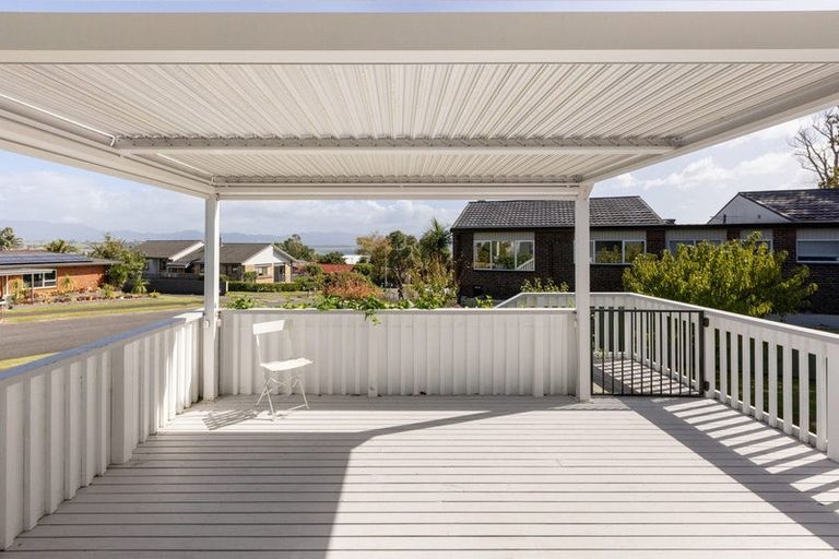 Photo of property in 2 Walnut Grove, Omokoroa, 3114