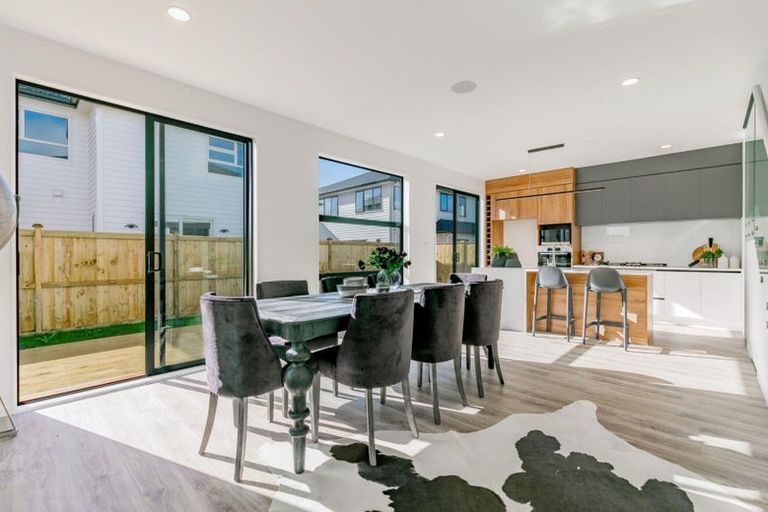 Photo of property in 24 Observation Green, Hobsonville, Auckland, 0616