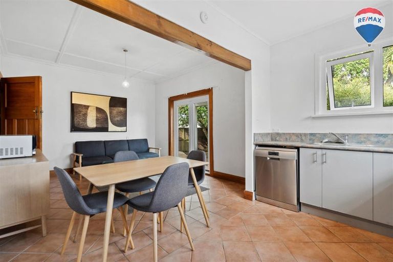 Photo of property in 2/14 Guthrie Street, Waterloo, Lower Hutt, 5011