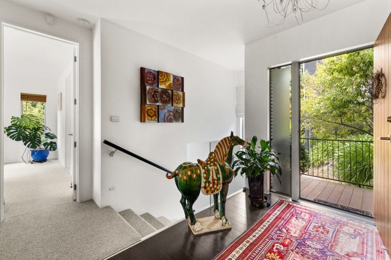 Photo of property in 27a Hikanui Drive, Havelock North, 4130