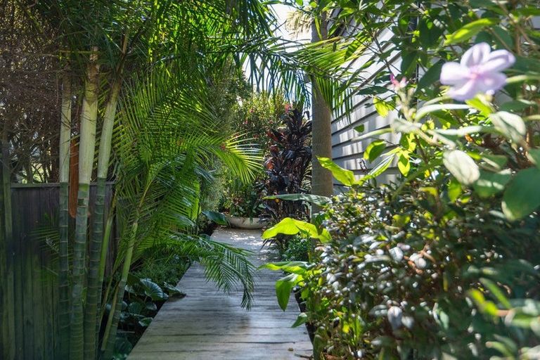 Photo of property in 1/56 Castor Bay Road, Castor Bay, Auckland, 0620