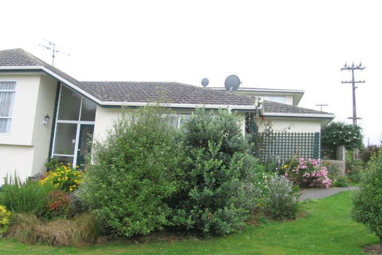Photo of property in 17f1 Kowhai Street, Tawa, Wellington, 5028