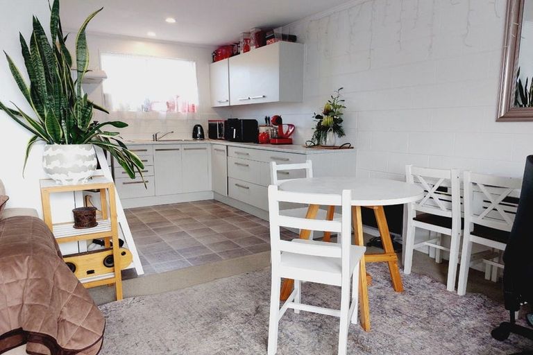 Photo of property in 5/80 Portage Road, New Lynn, Auckland, 0600