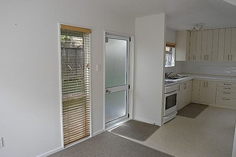 Photo of property in 2/53 Newington Road, Henderson, Auckland, 0612