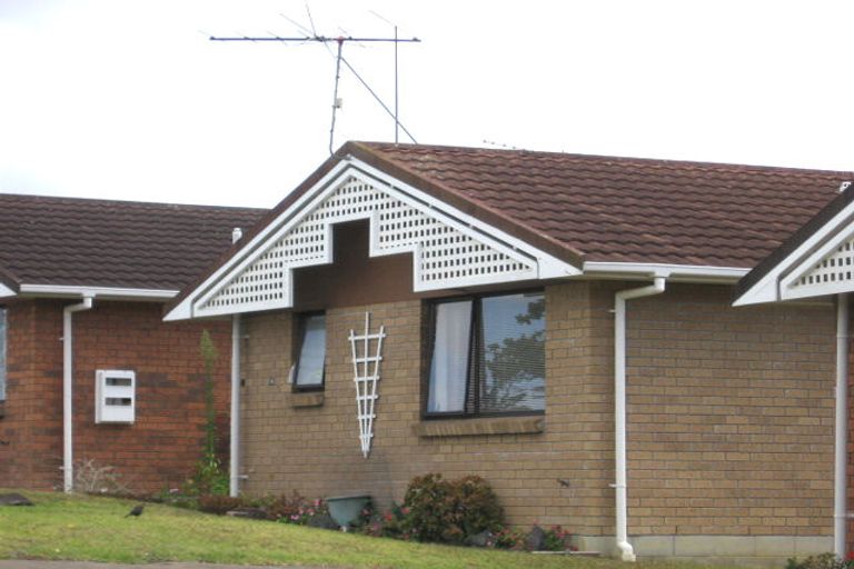 Photo of property in Shepherds Park Retirement Village, 18/2 John Bracken Way, Beach Haven, Auckland, 0626