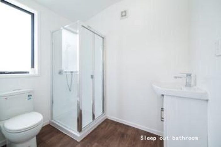 Photo of property in 6 Bellringer Road, Massey, Auckland, 0614