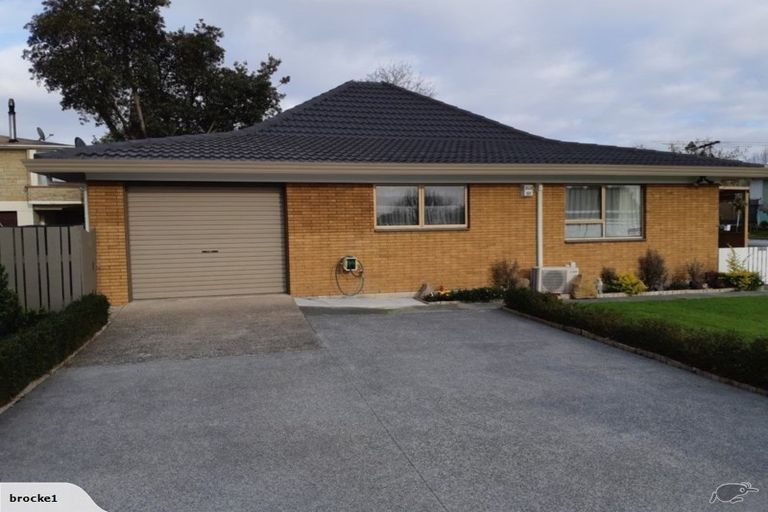 Photo of property in 1/2 Taonui Street, Rosehill, Papakura, 2113