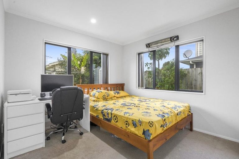 Photo of property in 8a Ron Keat Drive, Papakura, 2110