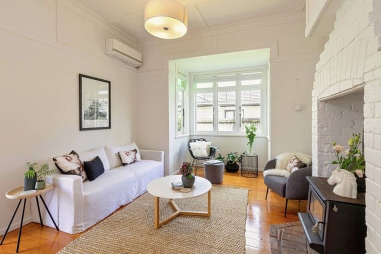 Photo of property in 22 Rimu Street, New Lynn, Auckland, 0600