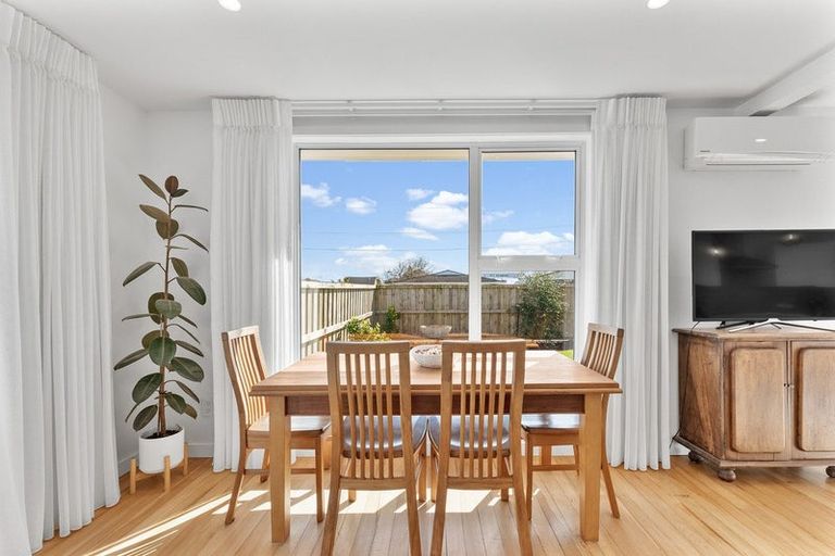 Photo of property in 6 Union Street, Merrilands, New Plymouth, 4312