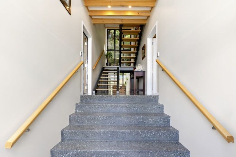 Photo of property in 32 Highview Terrace, Queenstown, 9300