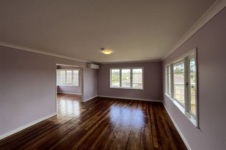 Photo of property in 2a/2 Matipo Road, Te Atatu Peninsula, Auckland, 0610