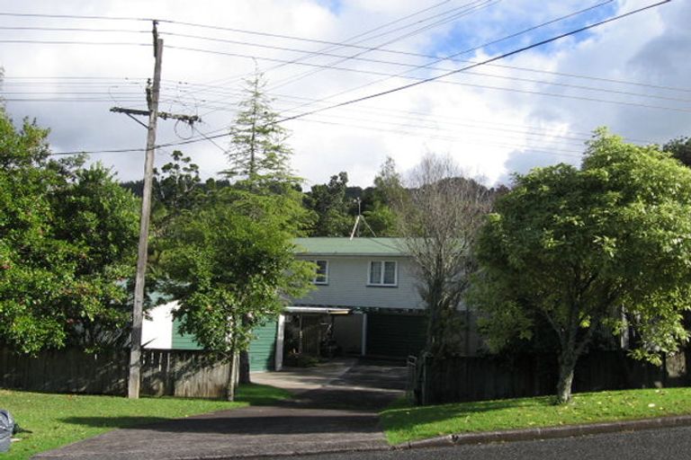 Photo of property in 3 Rimutaka Place, Titirangi, Auckland, 0604