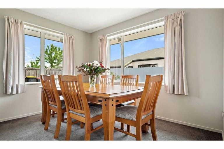 Photo of property in 402a Yaldhurst Road, Russley, Christchurch, 8042