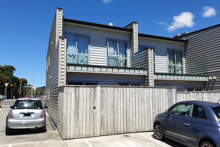 Photo of property in 19u5 Collins Avenue, Tawa, Wellington, 5028