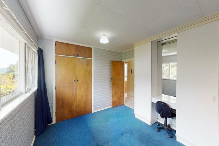 Photo of property in 42 Versailles Street, Karori, Wellington, 6012