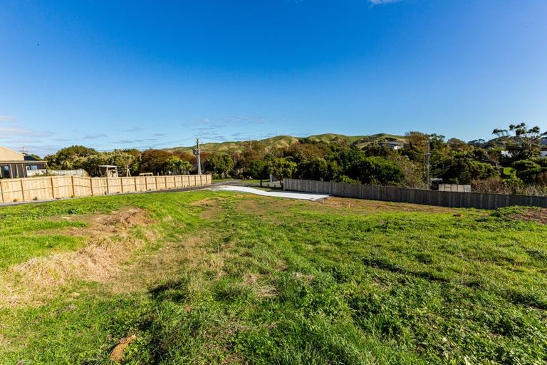 Photo of property in 68 Muri Road, Pukerua Bay, 5026