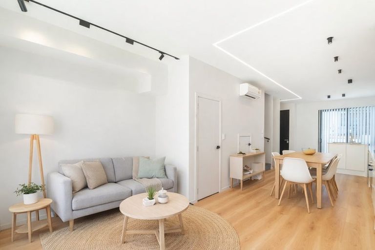 Photo of property in 3/7 Broadview Place, Howick, Auckland, 2014