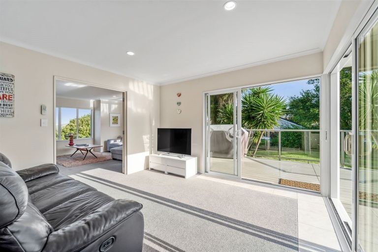 Photo of property in 9 Cascaden Road, Gulf Harbour, Whangaparaoa, 0930