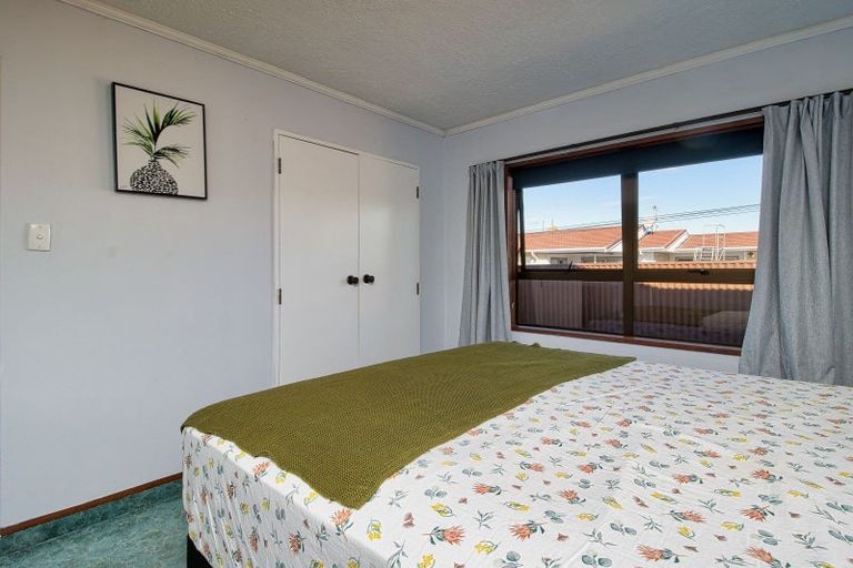 Photo of property in 2/14 Avondale Road, Taradale, Napier, 4112