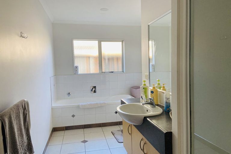 Photo of property in 125 Gracechurch Drive, Flat Bush, Auckland, 2016