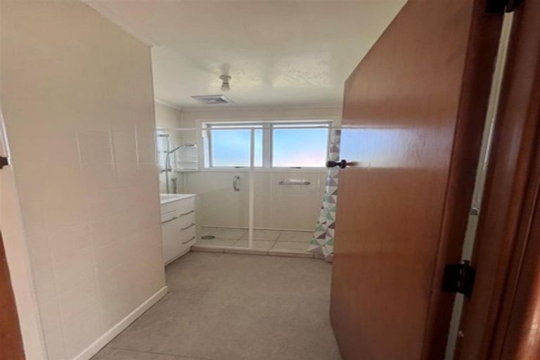 Photo of property in 106 Golf Road, New Lynn, Auckland, 0600