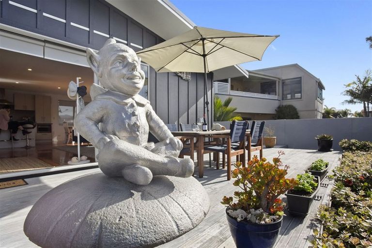 Photo of property in 405b Ocean Road, Whangamata, 3620