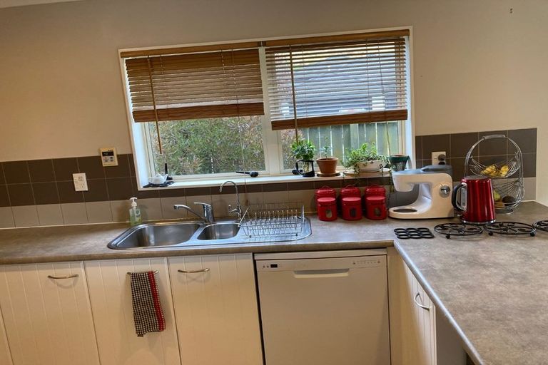 Photo of property in 41 Erlestoke Crescent, Churton Park, Wellington, 6037