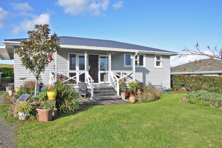 Photo of property in 38 Bickerstaffe Road, Maungaturoto, 0520