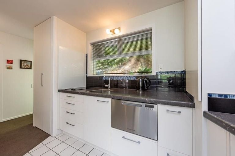 Photo of property in Parkland Flats, 10/51u Adams Terrace, Kelburn, Wellington, 6021